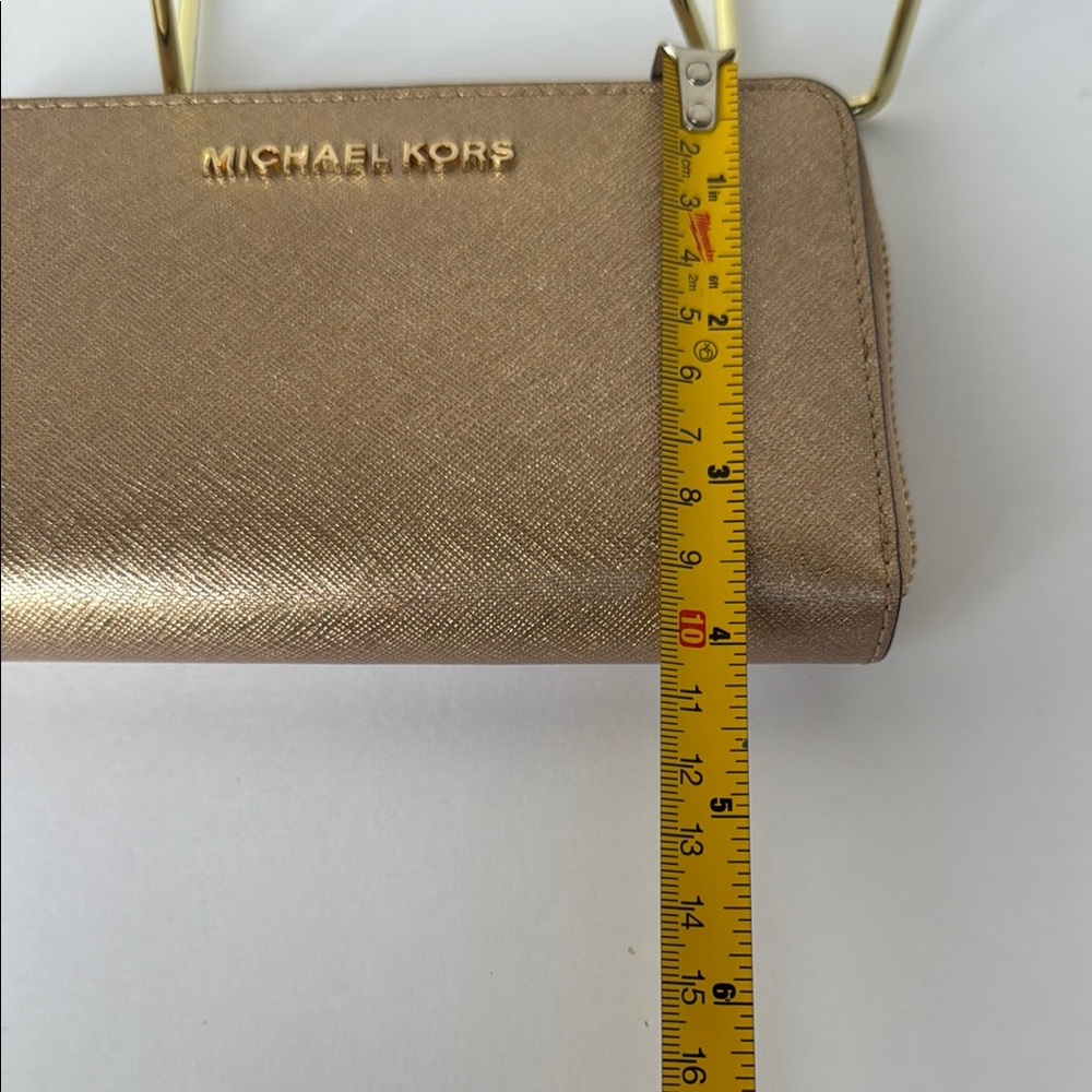 Michael Kors gold phone case and wallet - Picture 11 of 11